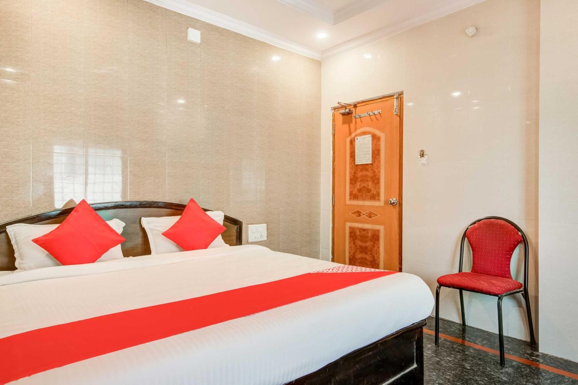 Hotel Tejasri Residency Vijayawada Bagian luar foto