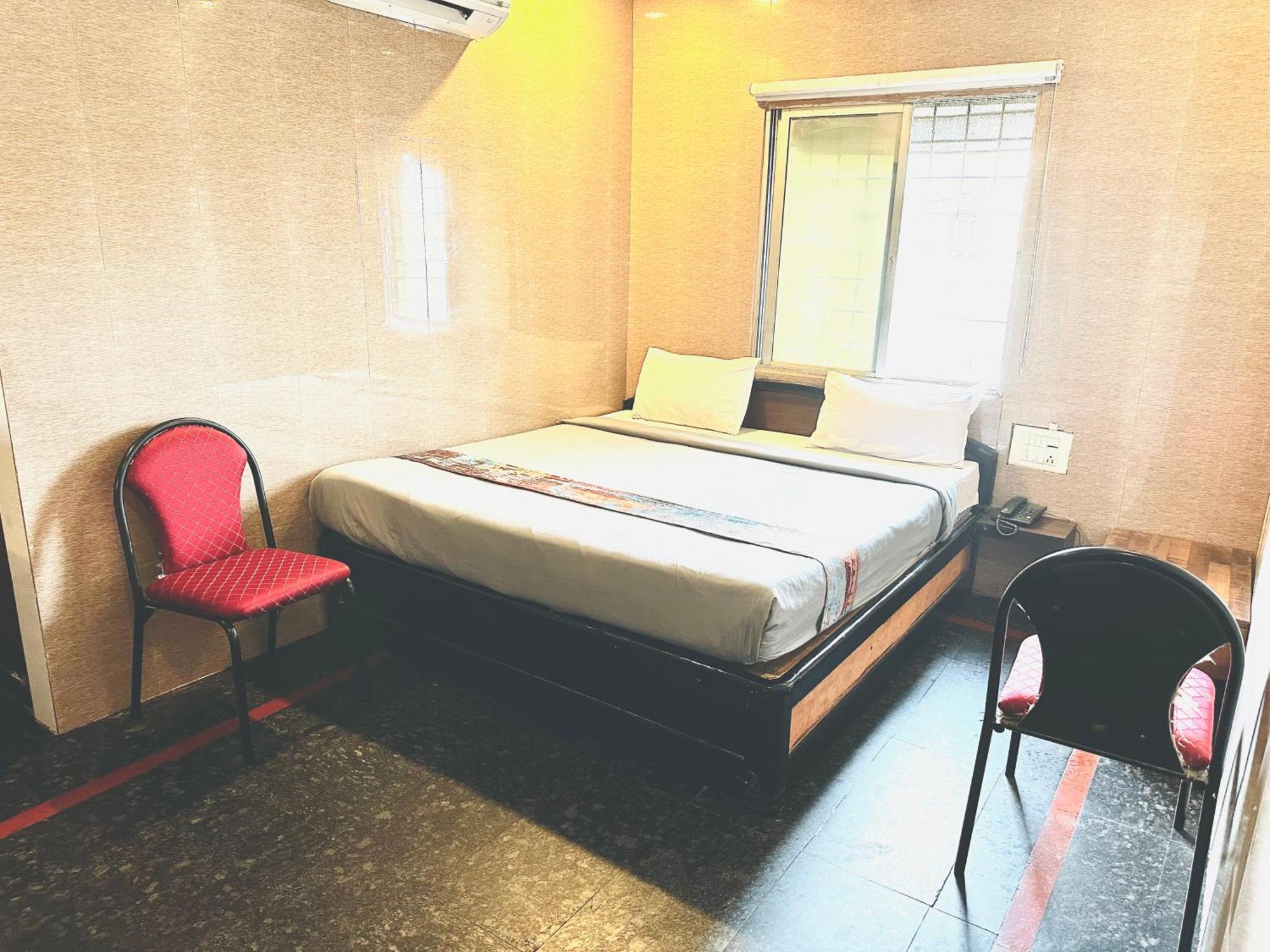 Hotel Tejasri Residency Vijayawada Bagian luar foto